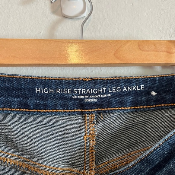 3/$20 Chico’s High Rise Straight Leg Ankle Dark Wash Jeans Size 0/4 - Picture 3 of 3